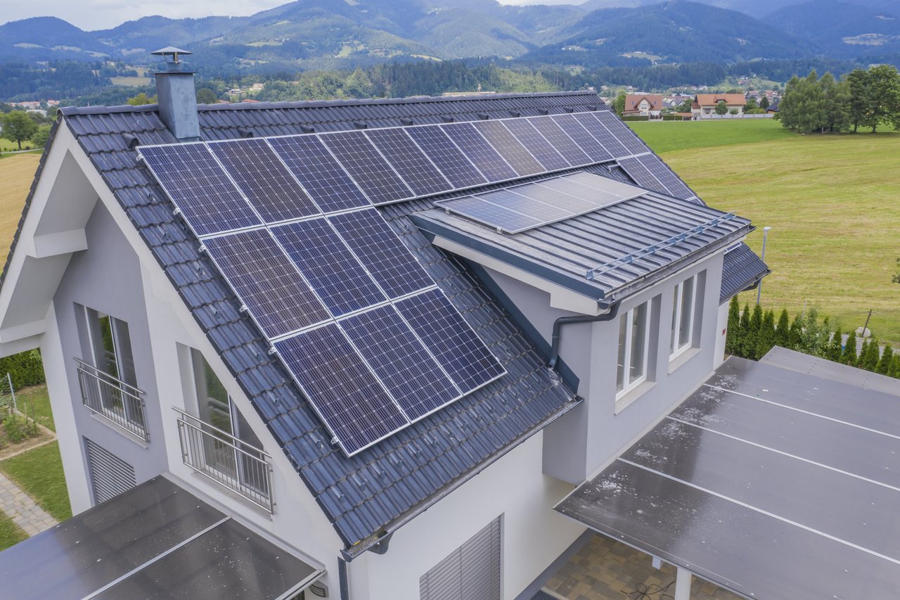 What speaks in favor of installing photovoltaics at home?